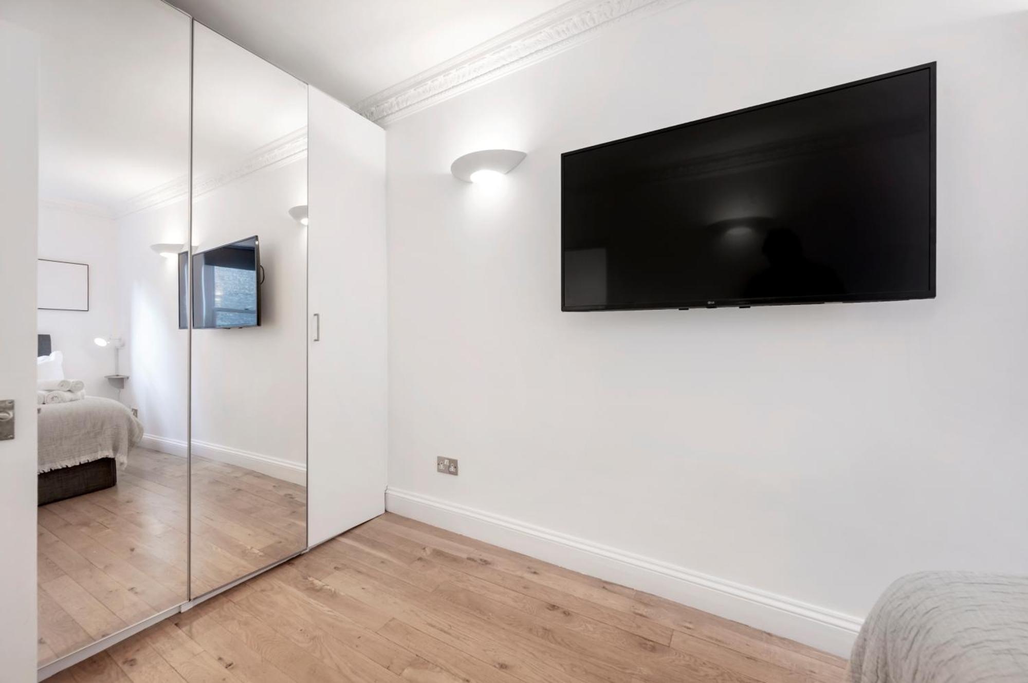 2 Bedr, 3 Beds, 1 Bath Thames, Trafalgar Sq London Exterior photo