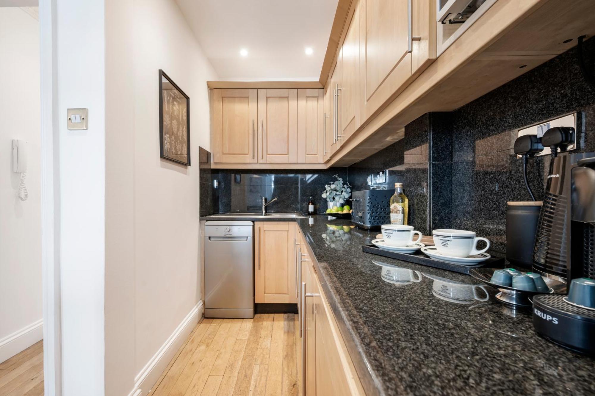2 Bedr, 3 Beds, 1 Bath Thames, Trafalgar Sq London Exterior photo